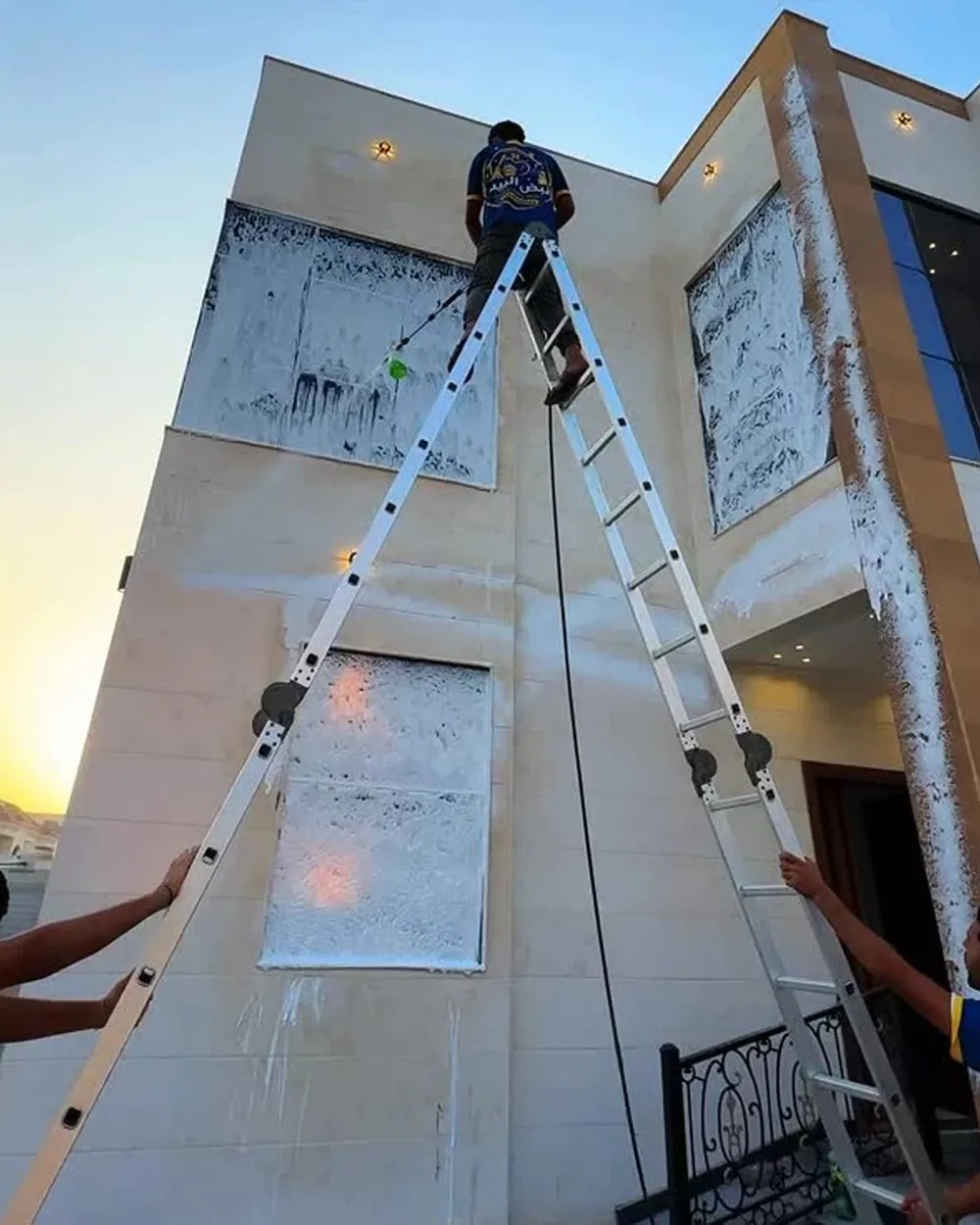 Facade wash